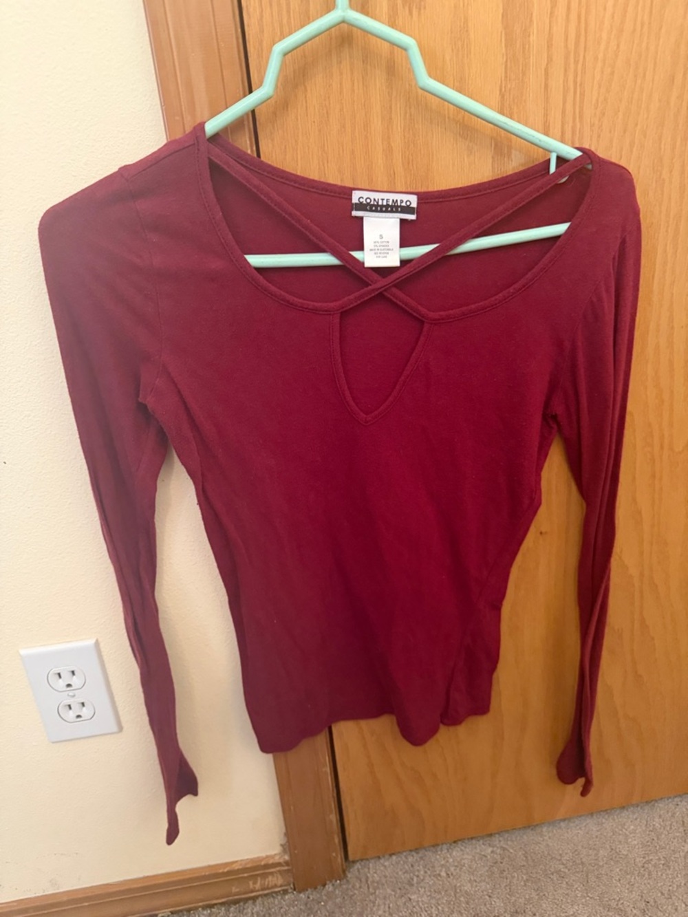 Maroon Long-Sleeve Keyhole Women's Top